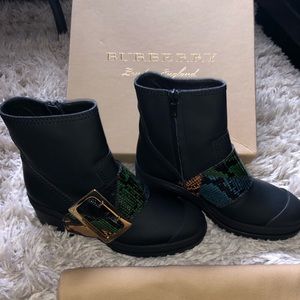 Authentic Burberry boots with crocodile buckled strap